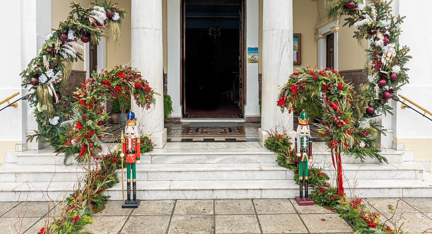 Χριστουγεννιάτικη Βάπτιση με Θέμα Σύννεφα & Αστέρια 2 Rogdaki Events Design Χριστουγεννιάτικη Βάπτιση Σύννεφα και Αστέρια στολισμός με καρυοθραύστες και γιρλάντες από έλατο