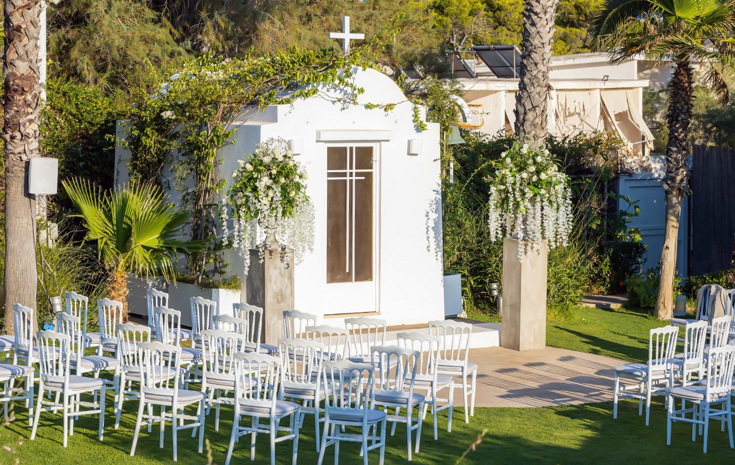 Minimal destination wedding στο Κτήμα 48 8 Μίνιμαλ στολισμός από τη Rogdaki Events στο Κτήμα 48 για μια κομψή τελετή δίπλα στη θάλασσα
