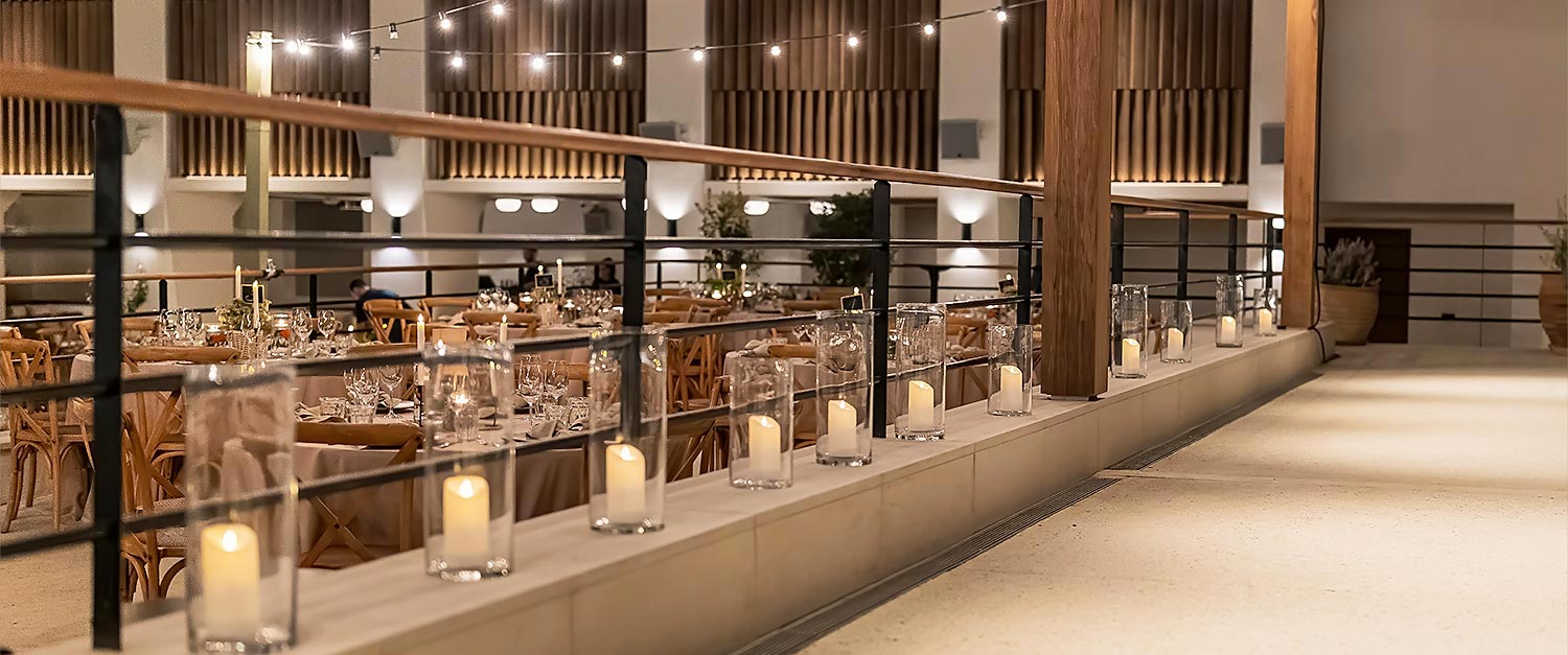 Event Styling στο Ace Hotel Athens 22 Minimal διακόσμηση τραπεζιού για corporate dinner από τη Rogdaki Events Design στο Ace Hotel Athens.