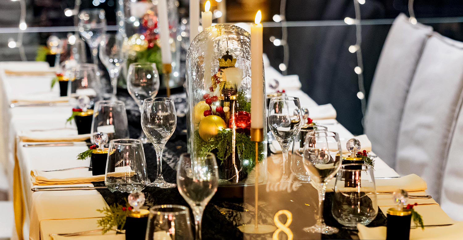 Moorings – Εταιρικό Χριστουγεννιάτικο Event /Astir Marina 17 Rogdaki Events Moorings table decor nutcracker glass dome candles corporate christmas dinner