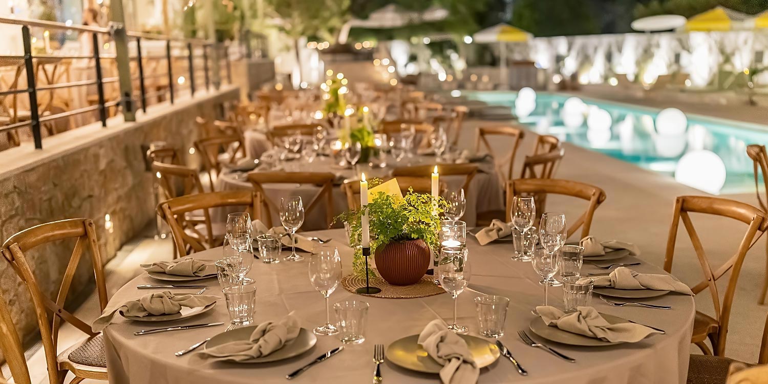 Event Styling στο Ace Hotel Athens 28 Σχεδιασμός φωτισμού και εταιρικού setup σε εξωτερικό χώρο από τη Rogdaki Events Design στη Γλυφάδα