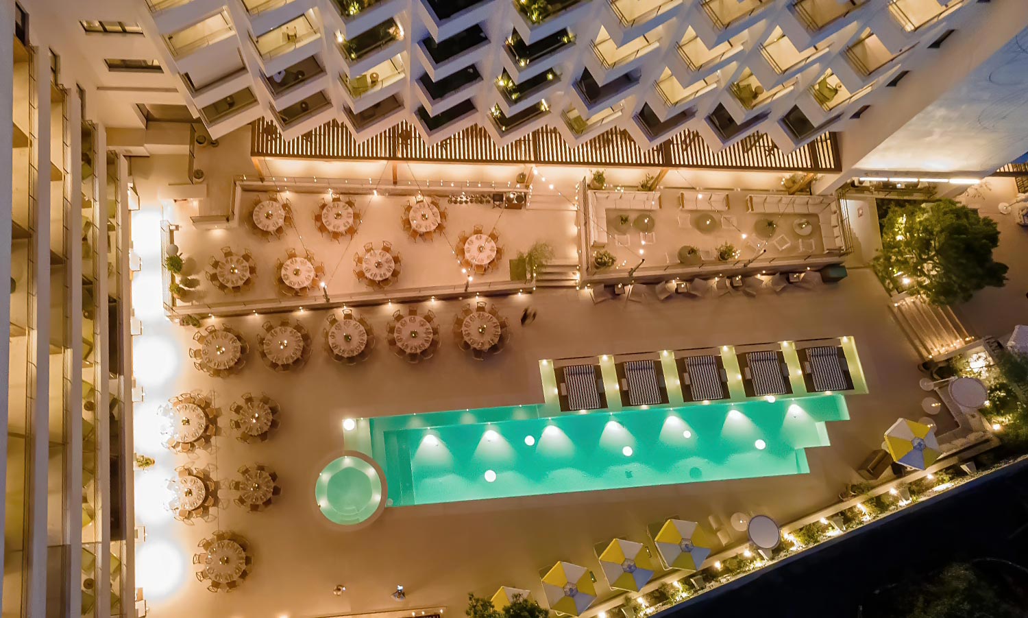 Event Styling στο Ace Hotel Athens 18 Setup εξωτερικού χώρου για corporate event στη Γλυφάδα από τη Rogdaki Events Design στο Ace Hotel Athens.