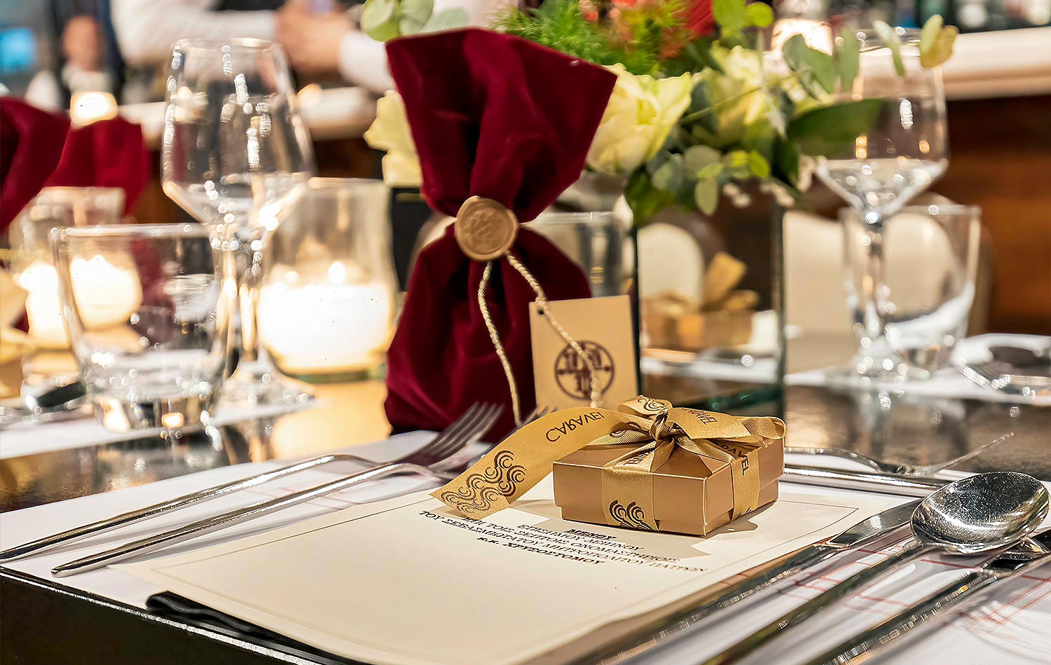 Ονομαστήρια Σεβασμιωτάτου Μητροπολίτου Πατρών 11 Η καλλιτεχνική κάρτα για τα ονομαστήρια του Μητροπολίτη Πατρών, επιμελημένη από τη Rogdaki Events με υψηλής ποιότητας εκτύπωση